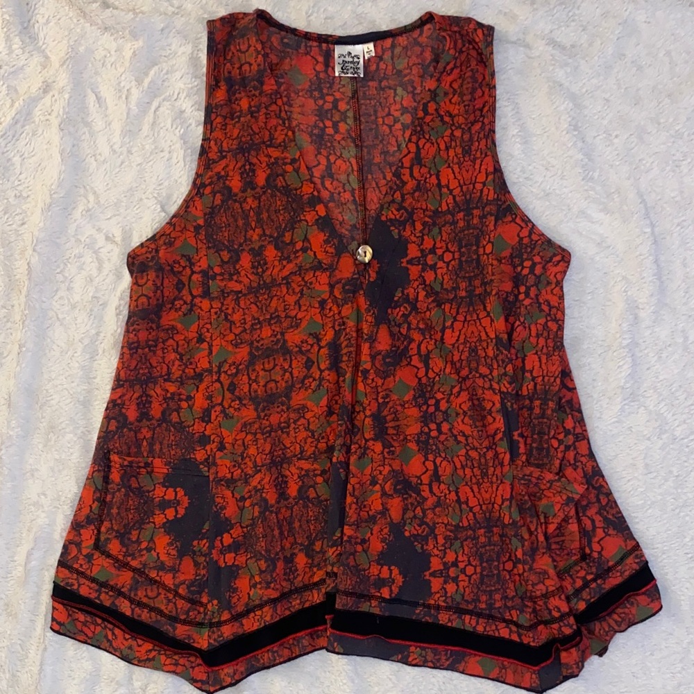 Parsley & Sage Red, Black, and Green Printed Sleeveless Shell Button Vest